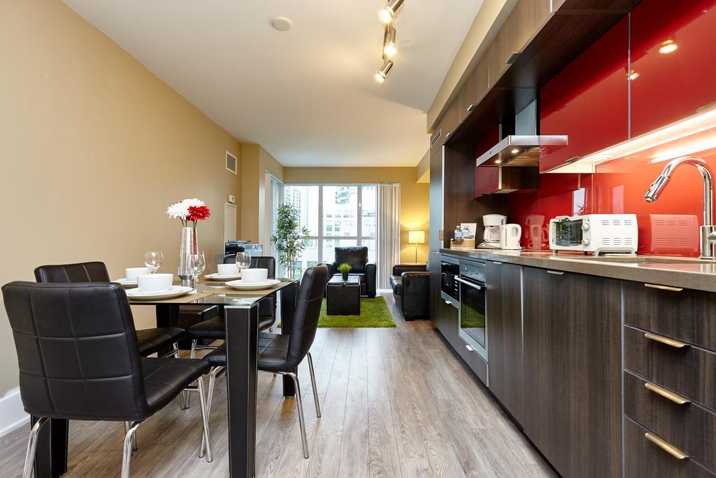 Atlas Suites - Cn Tower & Convention Centre โตรอนโต ภายนอก รูปภาพ