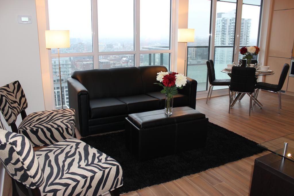 Atlas Suites - Cn Tower & Convention Centre โตรอนโต ห้อง รูปภาพ