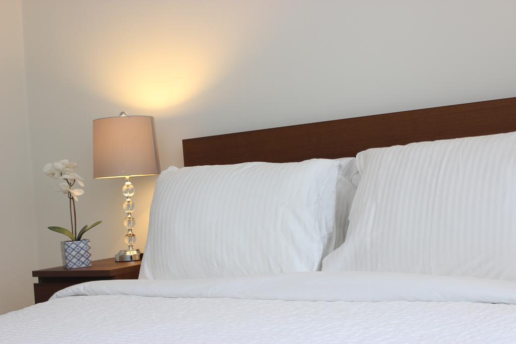 Atlas Suites - Cn Tower & Convention Centre โตรอนโต ภายนอก รูปภาพ