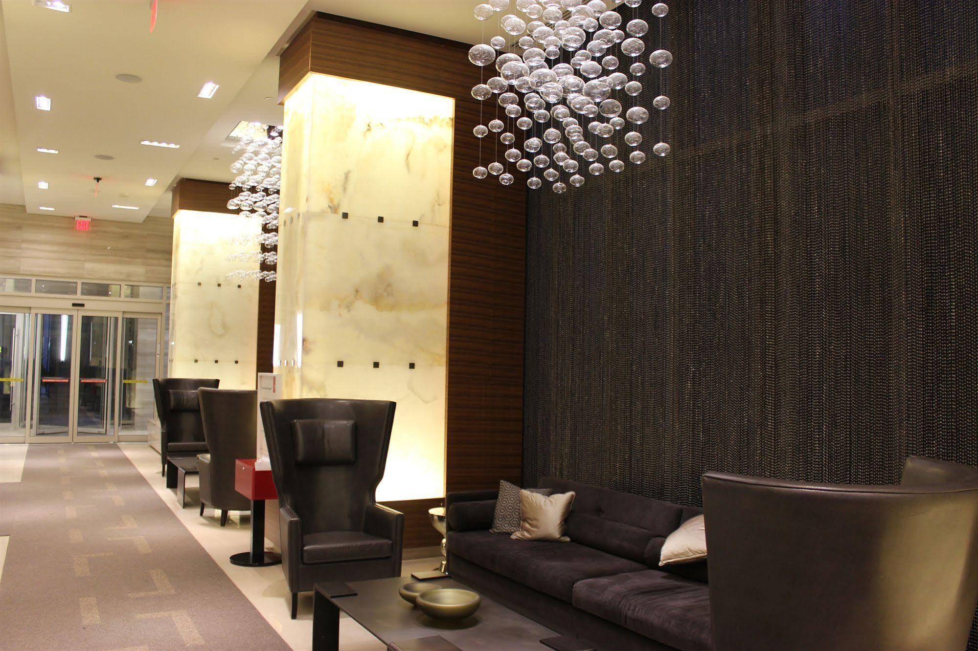 Atlas Suites - Cn Tower & Convention Centre โตรอนโต ภายนอก รูปภาพ